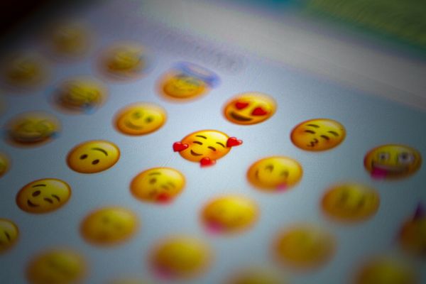 Maksimalkan Komunikasi Brand dengan 10 Emoji yang Paling Sering Digunakan!